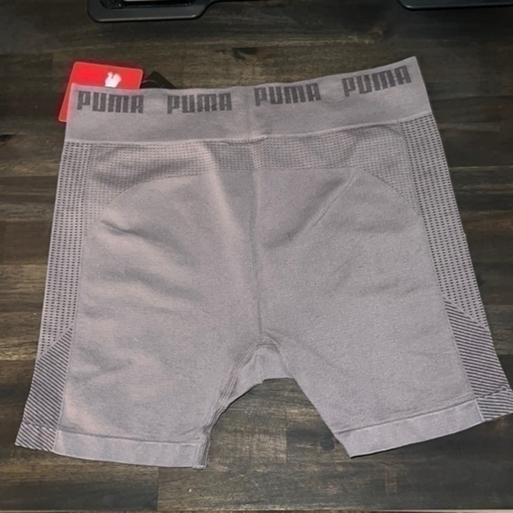 NWT PUMA Evoknit Seamless 5inch shorts - Picture 3 of 3